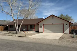 14 Pebble Beach Dr, Yerington, NV 89447 - Photo 1