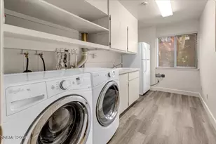 100 Moore Ln, Reno, NV 89509 - Photo 45