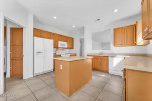 10543 Iron Point Cir, Reno, NV 89521 - Photo 9