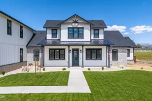 1409 Hunters Point Dr, Gardnerville, NV 89410 - Photo 5