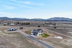 1409 Hunters Point Dr, Gardnerville, NV 89410 - Photo 107