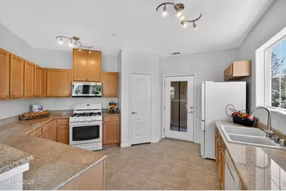 17000 Wedge Parkway #UNIT 425, Reno, NV 89511 - Photo 11