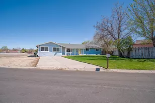 913 Rawhide Ct, Gardnerville, NV 89460 - Photo 57