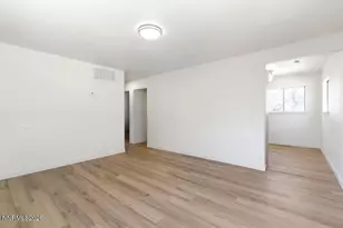 1081 Brinkby Ave, Reno, NV 89509 - Photo 9