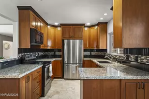 201 Sunnyside Dr, Reno, NV 89503 - Photo 17