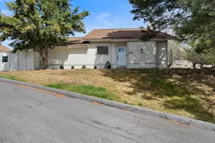 1215 Conway Ln, Reno, NV 89503 - Photo 3