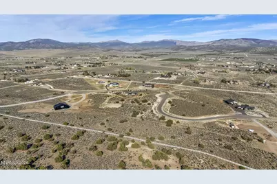 1374 Hunters Point Drive, Gardnerville, NV 89410 - Photo 7