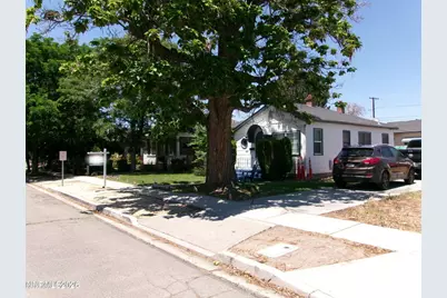 1018 E Street, Sparks, NV 89431 - Photo 1