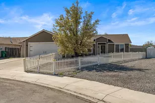 111 Shadow Mountain Dr, Fernley, NV 89408 - Photo 3