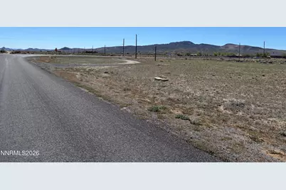 3939 Elm Street, Silver Springs, NV 89429 - Photo 5