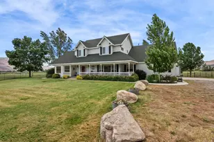 801 Larson Ln, Coleville, CA 96107 - Photo 3