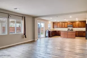 8957 Buffalo Grv Dr, Reno, NV 89506 - Photo 9