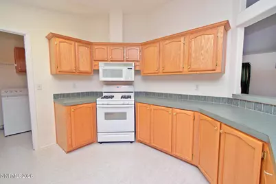 289 Aristocrat Way, Reno, NV 89506 - Photo 9