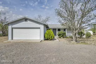 3811 Deodar St, Silver Springs, NV 89429 - Photo 3