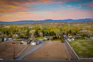 969 Riverview Dr, Gardnerville, NV 89460 - Photo 9