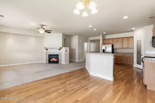 913 Lakeview Dr, Dayton, NV 89403 - Photo 9