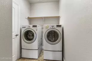 913 Lakeview Dr, Dayton, NV 89403 - Photo 25