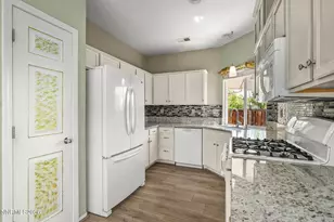 5357 Desert Peach Dr, Sparks, NV 89436 - Photo 9