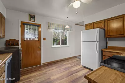 1360 Oxford Avenue, Sparks, NV 89431 - Photo 9
