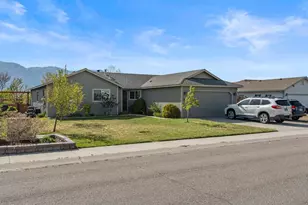 1317 Mary Jo Dr, Gardnerville, NV 89460 - Photo 3