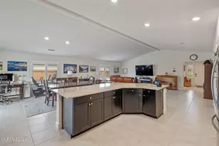 7375 Souverain Ln, Reno, NV 89506 - Photo 17