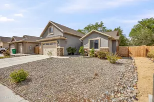 210 Heather Ln, Fernley, NV 89408 - Photo 3