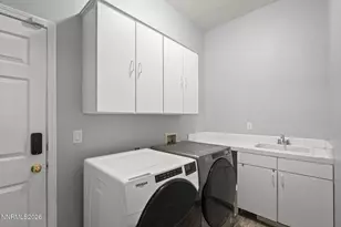 10411 Silver Rush Ct, Reno, NV 89521 - Photo 19