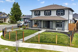 1347 Scarlet Oak Dr, Gardnerville, NV 89410 - Photo 3