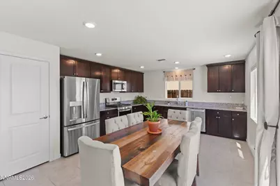 638 Coyote Bluff Court, Reno, NV 89506 - Photo 7