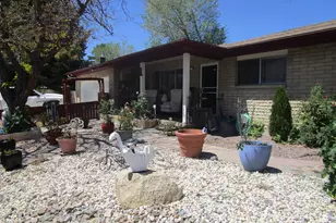 908 Ivy St, Carson City, NV 89703 - Photo 7