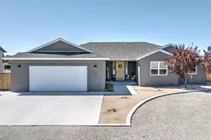 1345 Julie Ln, Fallon, NV 89406 - Photo 1