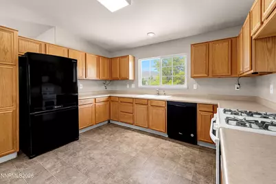 17080 Amethyst Drive, Reno, NV 89508 - Photo 9