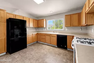 17080 Amethyst Dr, Reno, NV 89508 - Photo 9