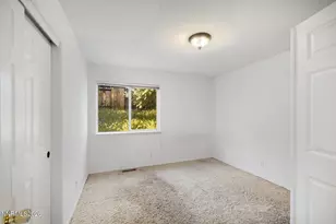 984 Hilltop Dr, Carson City, NV 89705 - Photo 23