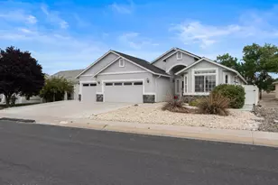 1122 Dixie Ln, Fernley, NV 89408 - Photo 3