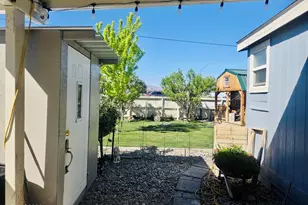 220 Parkland Way, Fernley, NV 89408 - Photo 21