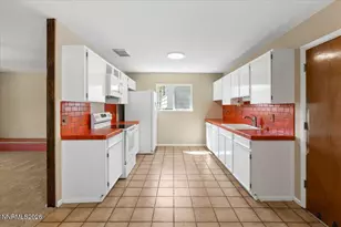 2750 Gellert Dr, Reno, NV 89503 - Photo 11