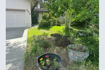 3575 Bluejay Court, Reno, NV 89509 - Photo 3