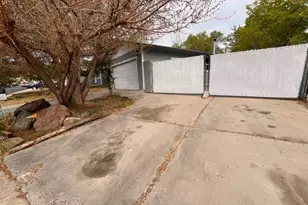 940 Opalite Dr, Indian Hills, NV 89705 - Photo 11