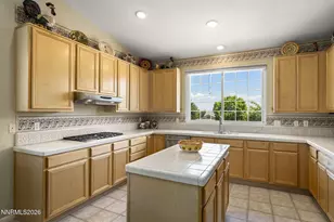 1260 Flanders Rd, Reno, NV 89511 - Photo 13