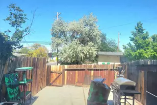 1404 E 9th St, Reno, NV 89512 - Photo 29