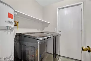 1279 Junction Dr, Sparks, NV 89434 - Photo 7