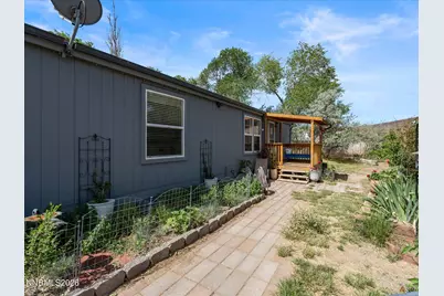 8749 Elm Street, Silver Springs, NV 89429 - Photo 3