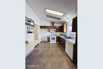 1182 Blue Lakes Road, Reno, NV 89523 - Photo 7