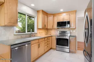1606 Knoll Dr, Reno, NV 89509 - Photo 5