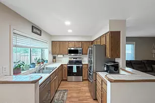 7160 Lindsey Ln, Sparks, NV 89436 - Photo 7