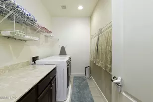 10687 Walton Park Dr, Reno, NV 89521 - Photo 19
