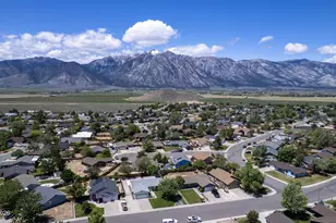 1385 Patricia Dr, Gardnerville, NV 89460 - Photo 3
