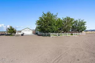 6035 Boyer Ln, Stagecoach, NV 89429 - Photo 7