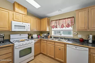 7651 Diamond Pointe Way, Reno, NV 89506 - Photo 7